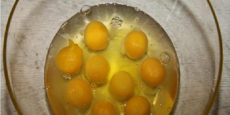 Сколько яиц нужно для омлета. Пышные яйца. Омлет из двух яиц с молоком. Омлет в мультиварке рецепт с молоком и яйцом. Вес омлета из 6 яиц и 0,5 молока.